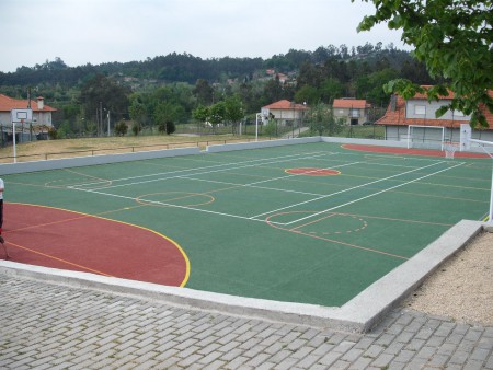 Campo polidesportivo - Seidões