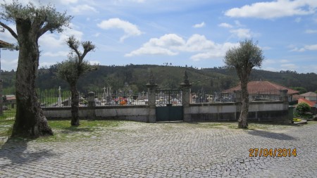 Cemitério - Arnozela